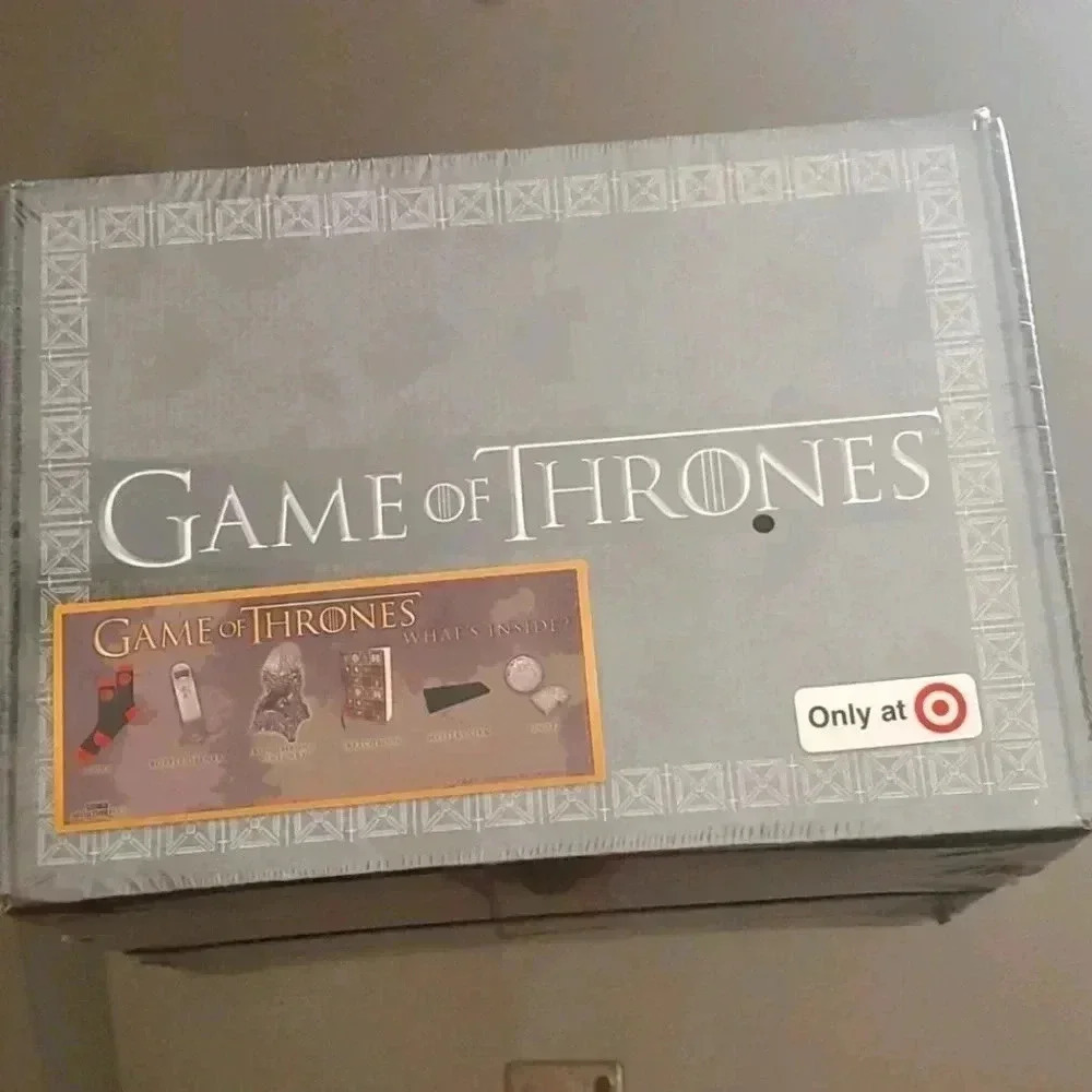 CULTUREFLY GAME OF THRONES COLLECTORS BOX